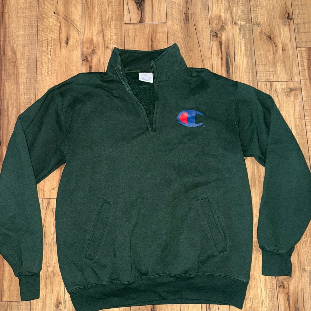 Green champion pullover